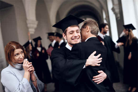 亚利桑那大学毕业证颁发日期,亚利桑那大学学位证发证时间